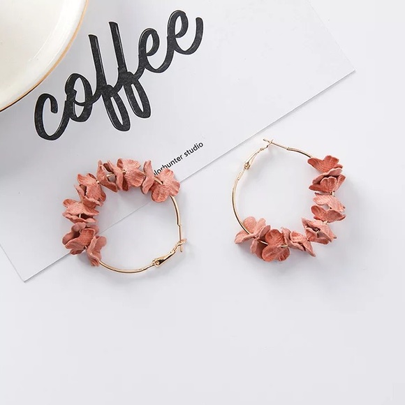 🔴𝟱/$𝟮𝟬🔴𝗖𝗟𝗘𝗔𝗥𝗔𝗡𝗖𝗘 Pink Earrings NEW - Picture 6 of 10